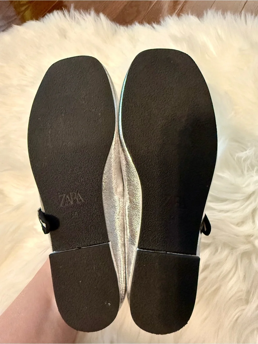 Zara Silver Mary Jane Flats with Black Trim Size 34 (US Size 2.5)